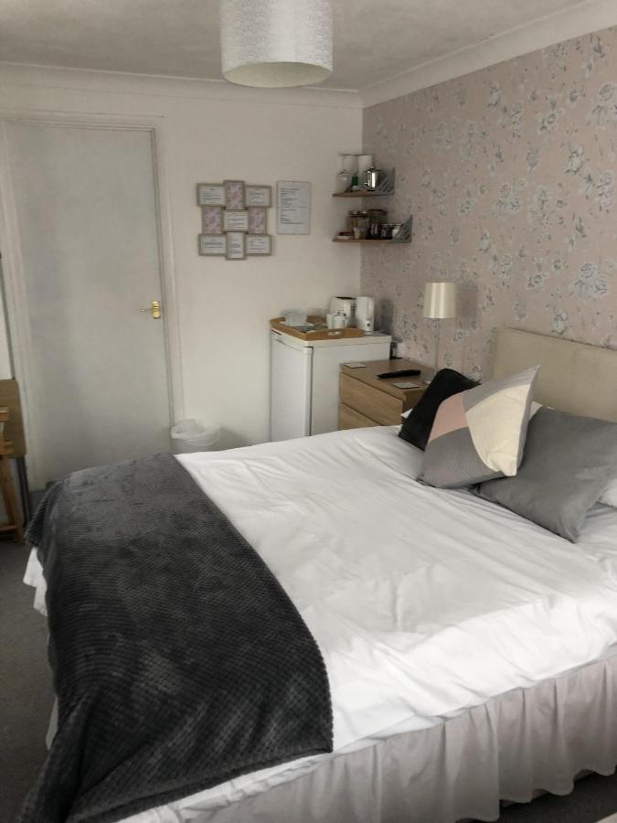 Basingstoke En Suite Room in Garden Annex Buitenkant foto